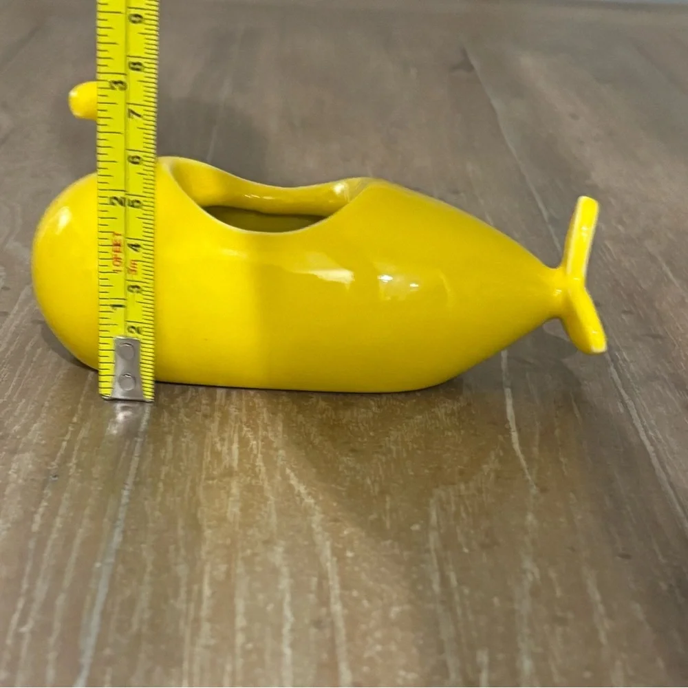 ✨Bitten BV Yellow Submarine Planter✨ - Picture 7 of 7